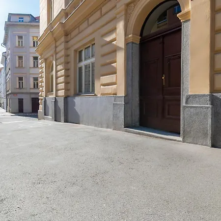 Cityzen By Rentez Apartment Prag